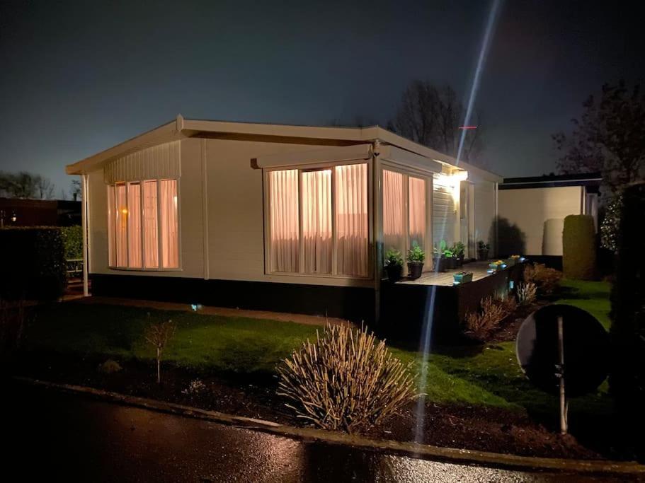 Luxe Chalet In Prachtig Natuurgebied Lith Eksteriør billede